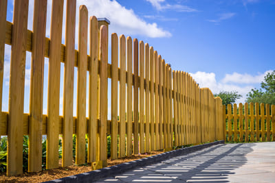 Landing fence cleaning